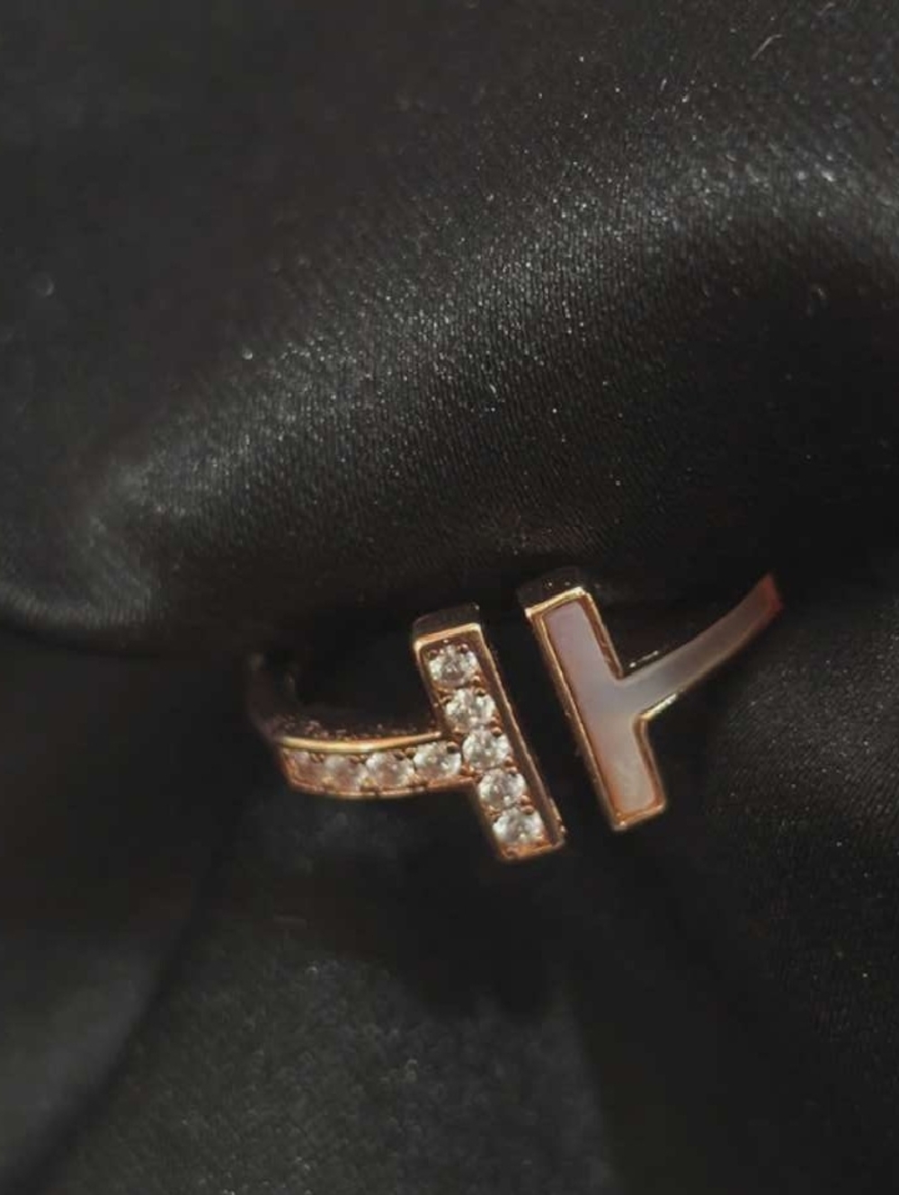 Tiffany Diamond And Mother-Of-Pearl Inlaid 18k Rose Gold Ring - Picture 4 of 6